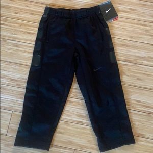 Nike toddler boy’s Therma-Fit athletic pants, 4T